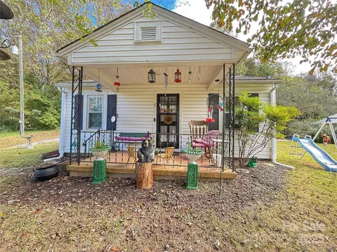 505 NW Charles Nw Pl NW, Lenoir, NC 28645