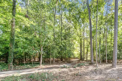 325 Sardis View Ln, Charlotte, NC 28270