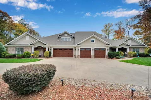 6050 Roberta Rd, Harrisburg, NC 28075