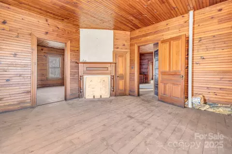 Living - 143 Sharon Rd, Fairview, NC 28730 photo 2 of 2