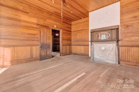 Living - 143 Sharon Rd, Fairview, NC 28730 photo 1 of 2