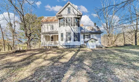 143 Sharon Rd, Fairview, NC 28730
