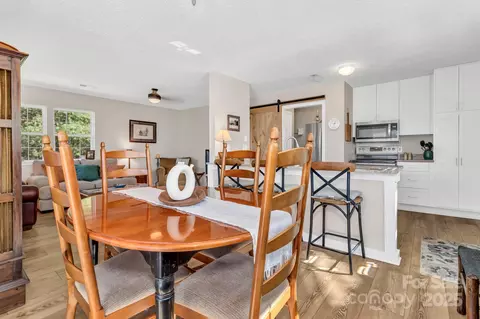 Dining - 133 Sharon Rd, Fairview, NC 28730 photo 4 of 4