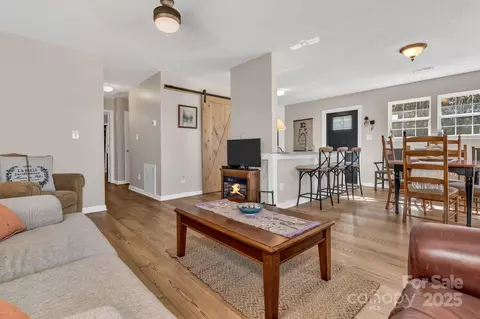 Living - 133 Sharon Rd, Fairview, NC 28730 photo 2 of 4