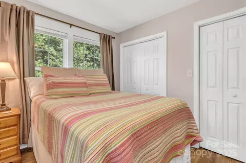 Bedroom - 133 Sharon Rd, Fairview, NC 28730 photo 4 of 6
