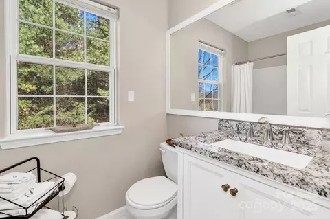 Bath - 133 Sharon Rd, Fairview, NC 28730 photo 3 of 4
