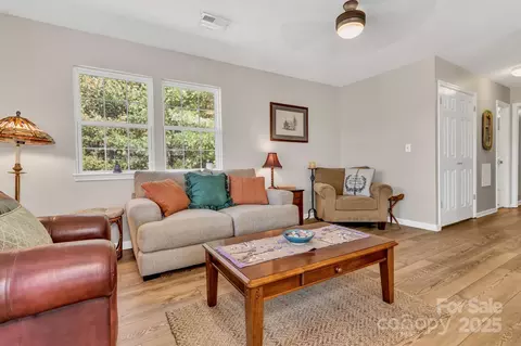 Living - 133 Sharon Rd, Fairview, NC 28730 photo 3 of 4