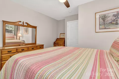 Bedroom - 133 Sharon Rd, Fairview, NC 28730 photo 5 of 6