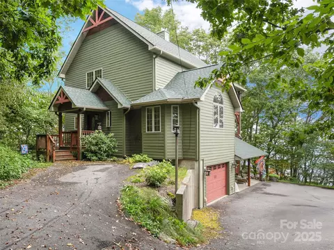 195 Simpson Ln, Maggie Valley, NC 28751