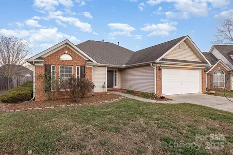1514 Williamsburg Ln, Monroe, NC 28110