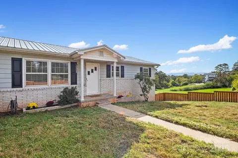 94 Church St, Weaverville, NC 28787