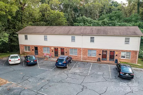 1051 3rd Se St SE, Hickory, NC 28602