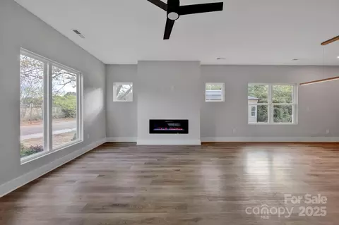 Living - 9 Cooper St, Salisbury, NC 28144 photo 2 of 7