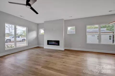 Living - 9 Cooper St, Salisbury, NC 28144 photo 3 of 7