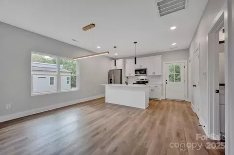 Living - 9 Cooper St, Salisbury, NC 28144 photo 6 of 7