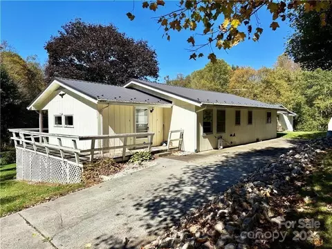 205 Burl Lawrence Rd, Vilas, NC 28692