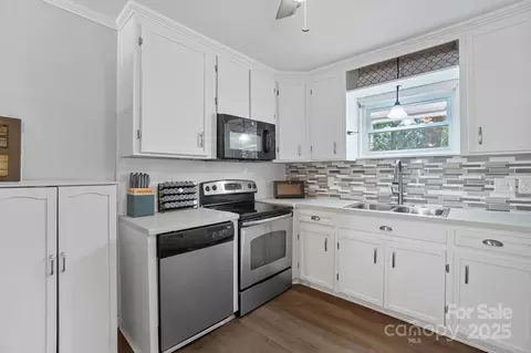 Kitchen - 109 Carter Rd, Monroe, NC 28110 photo 3 of 3