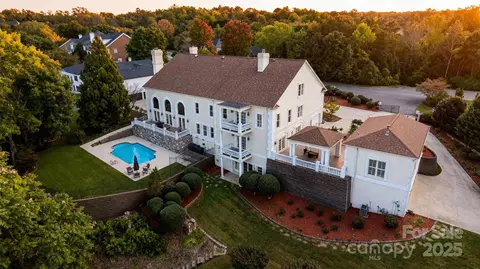 822 36th Avenue Nw Pl NW, Hickory, NC 28601