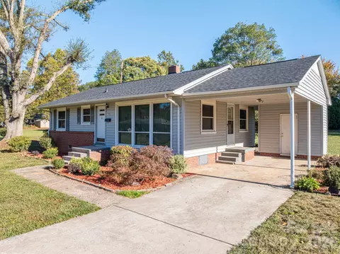 1724 E Perry St, Gastonia, NC 28054