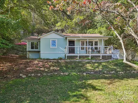 11 Ramsey Rd, Marshall, NC 28753