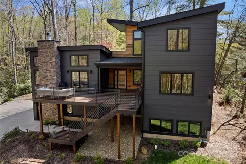 146 Timber Creek Rd, Hendersonville, NC 28739