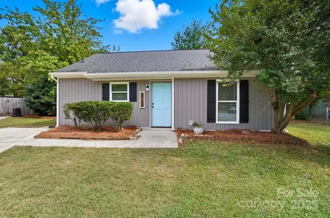 6732 Park Hickory Dr, Charlotte, NC 28227
