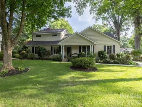 Exterior - 802 E Franklin St, Monroe, NC 28112 photo 2 of 7