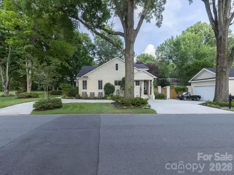 Exterior - 802 E Franklin St, Monroe, NC 28112 photo 6 of 7