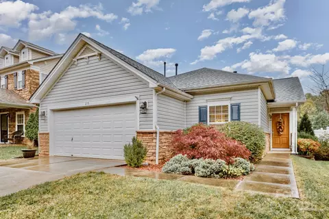 215 Tribune Dr, Charlotte, NC 28214
