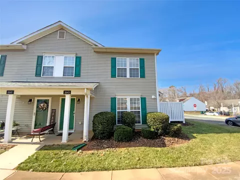 2643 Meadow Knoll Dr, Charlotte, NC 28269