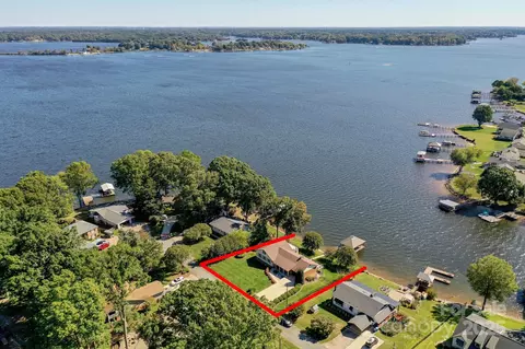 5166 Glenwood St, Sherrills Ford, NC 28673