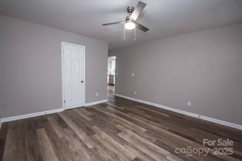 Living - 707 Summit St, Monroe, NC 28112 photo 1 of 6