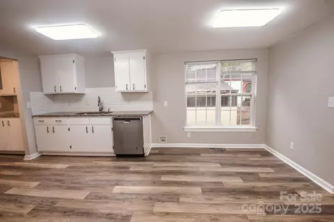 Living - 707 Summit St, Monroe, NC 28112 photo 5 of 6