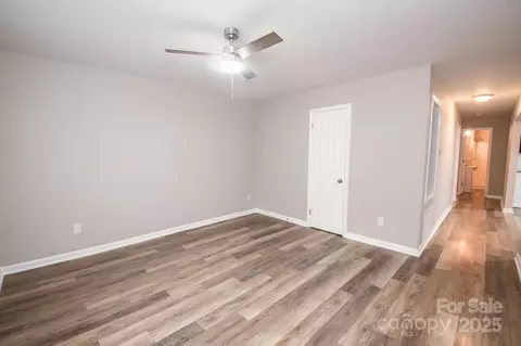 Living - 707 Summit St, Monroe, NC 28112 photo 3 of 6