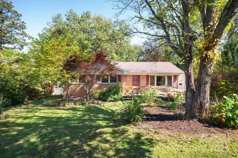 14 Wagon Rd, Asheville, NC 28805