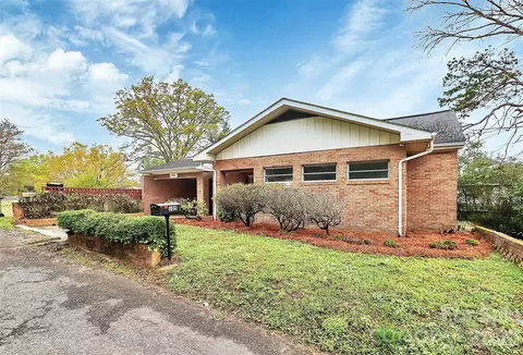 105 Deaver St, Chester, SC 29706