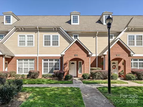 1039 Central Park Cir, Davidson, NC 28036