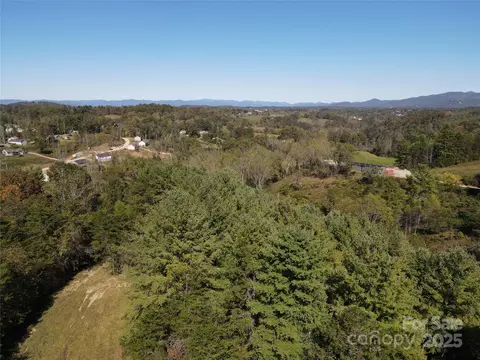 150 Old Macedonia Rd, Asheville, NC 28804