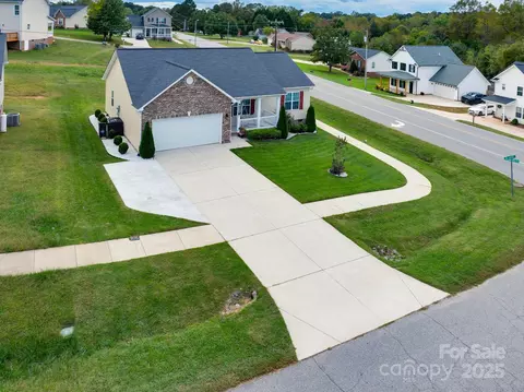 View/Area - 1369 Landsdowne Dr, Conover, NC 28613 photo 1 of 5