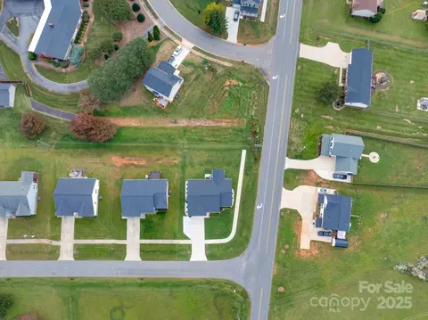 View/Area - 1369 Landsdowne Dr, Conover, NC 28613 photo 3 of 5
