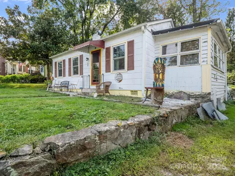 1729 Clairmont Dr, Hendersonville, NC 28791
