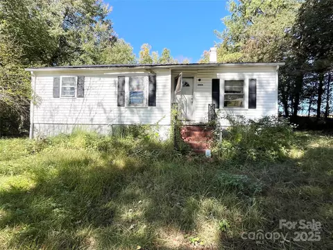 2424 Ashford Cir, High Point, NC 27262