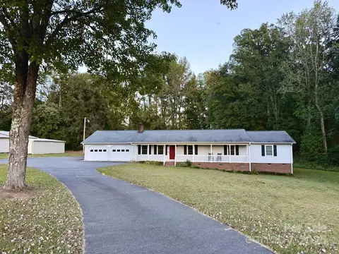 2810 Greenwood Park Cir, Albemarle, NC 28001