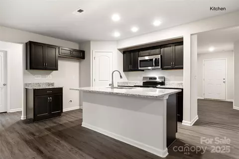 1602 University Dr, Lancaster, SC 29720 photo 2