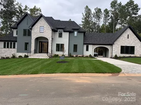 2012 Gladelynn Ct, Belmont, NC 28012