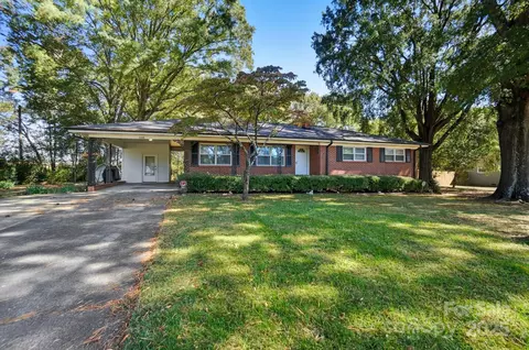 4408 Stardust Dr, Charlotte, NC 28269