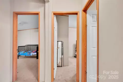 Entry Way - 2824 Harmony Hwy, Harmony, NC 28634 photo 1 of 1
