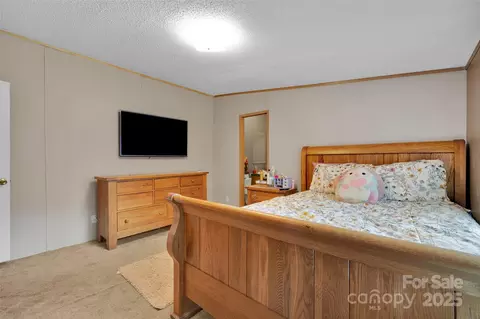 Bedroom - 2824 Harmony Hwy, Harmony, NC 28634 photo 7 of 7