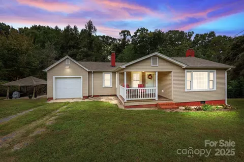 1813 Kingsley Dr, Albemarle, NC 28001