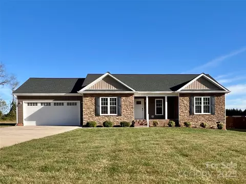 1018 Jennings Rd, Statesville, NC 28625